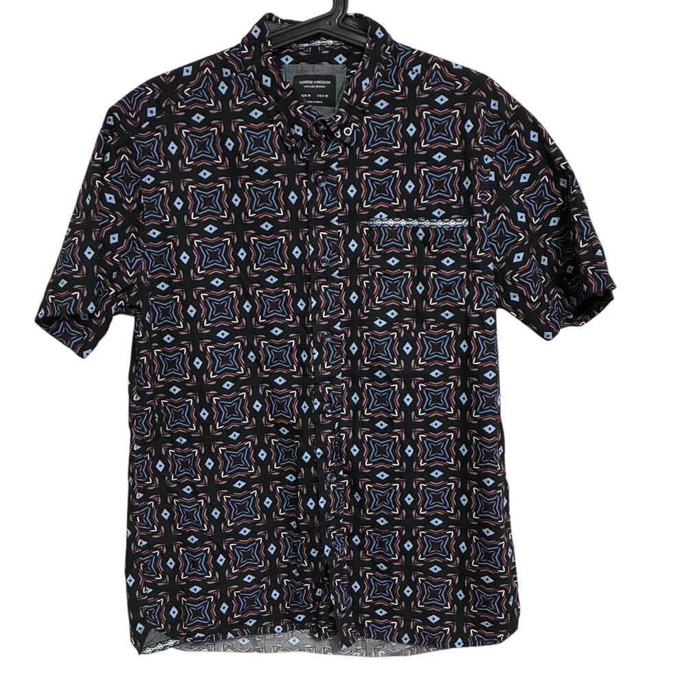 Sunrise Kingdom Vintage Design Short Sleeve Button Down Mens Size M